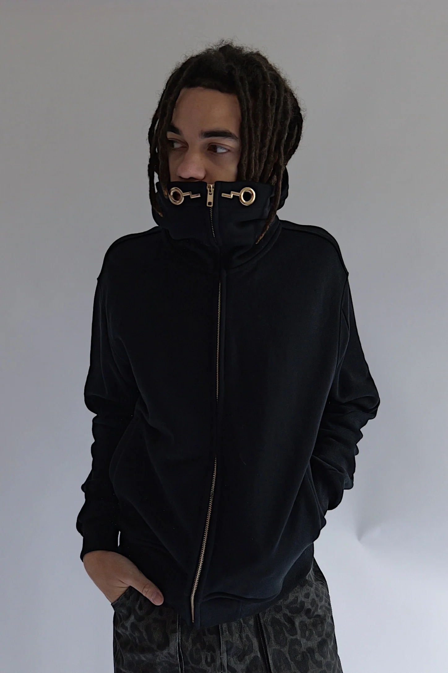 (Black) Spiral zip up